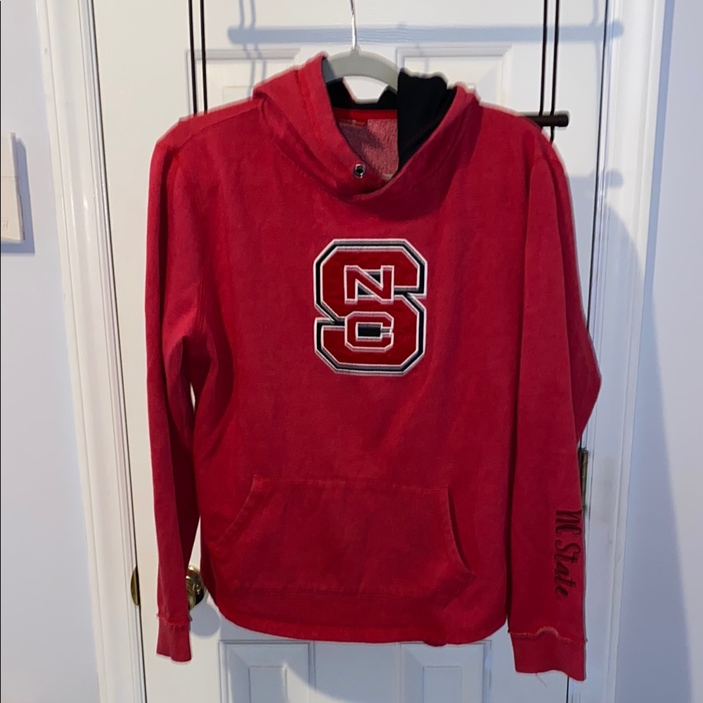 NC State hoodie (no hood string) preowned, sz. L- fits like a medium!
